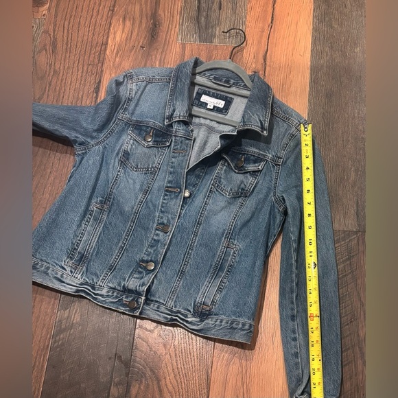 LOFT Classic Denim Jean Jacket in size medium. Great condition! - Picture 5 of 12